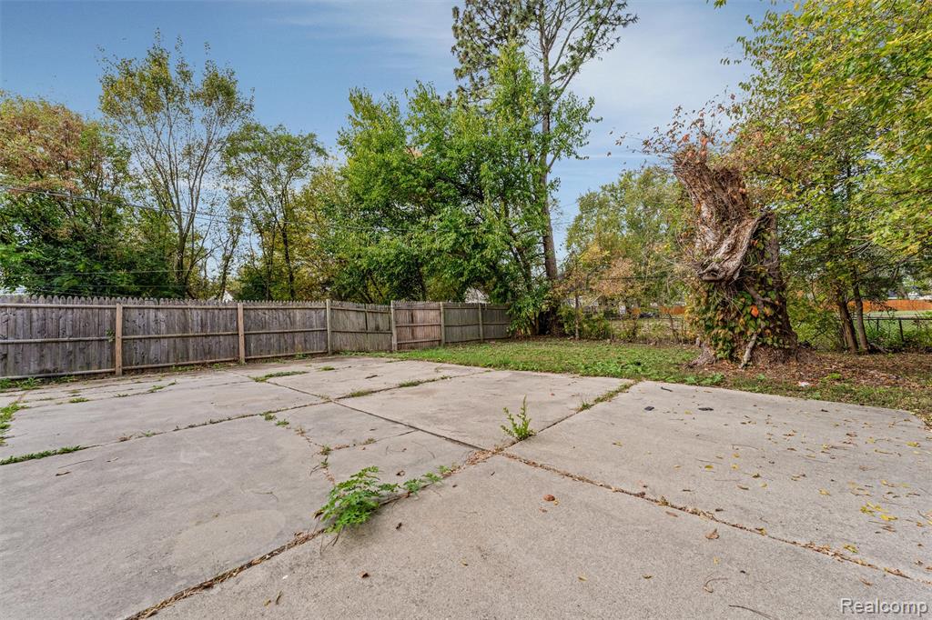 9035 Braile, Detroit, MI 48228 — Photo 24