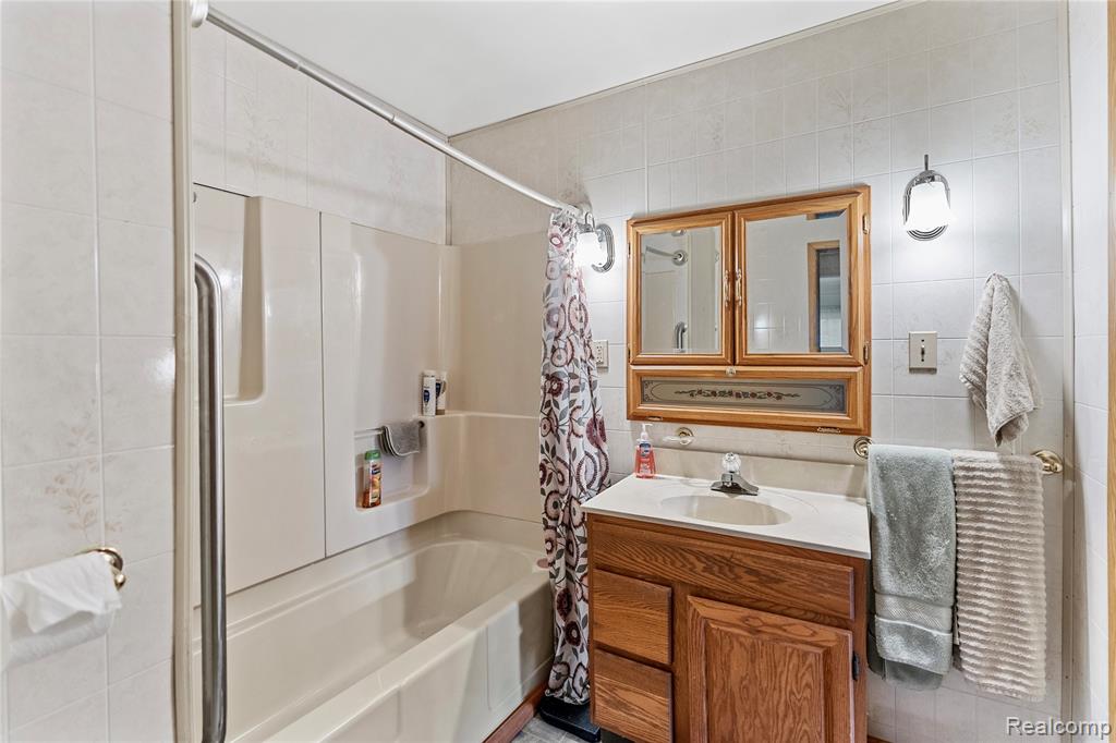 229 W Maple Street, Elsie, MI 48831 — Photo 23