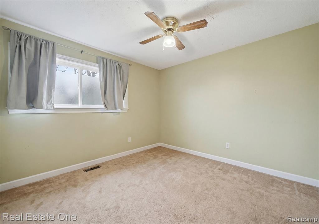 2276 Lakewood Way, Pinckney, MI 48169 — Photo 24