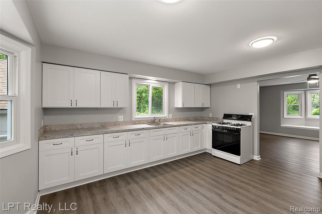 41400 Utica Road, Sterling Heights, MI 48313 — Photo 18