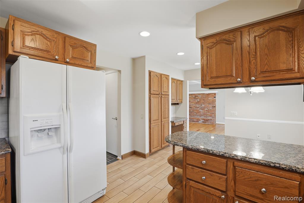 5972 Barnstable Court, West Bloomfield, MI — Photo 15