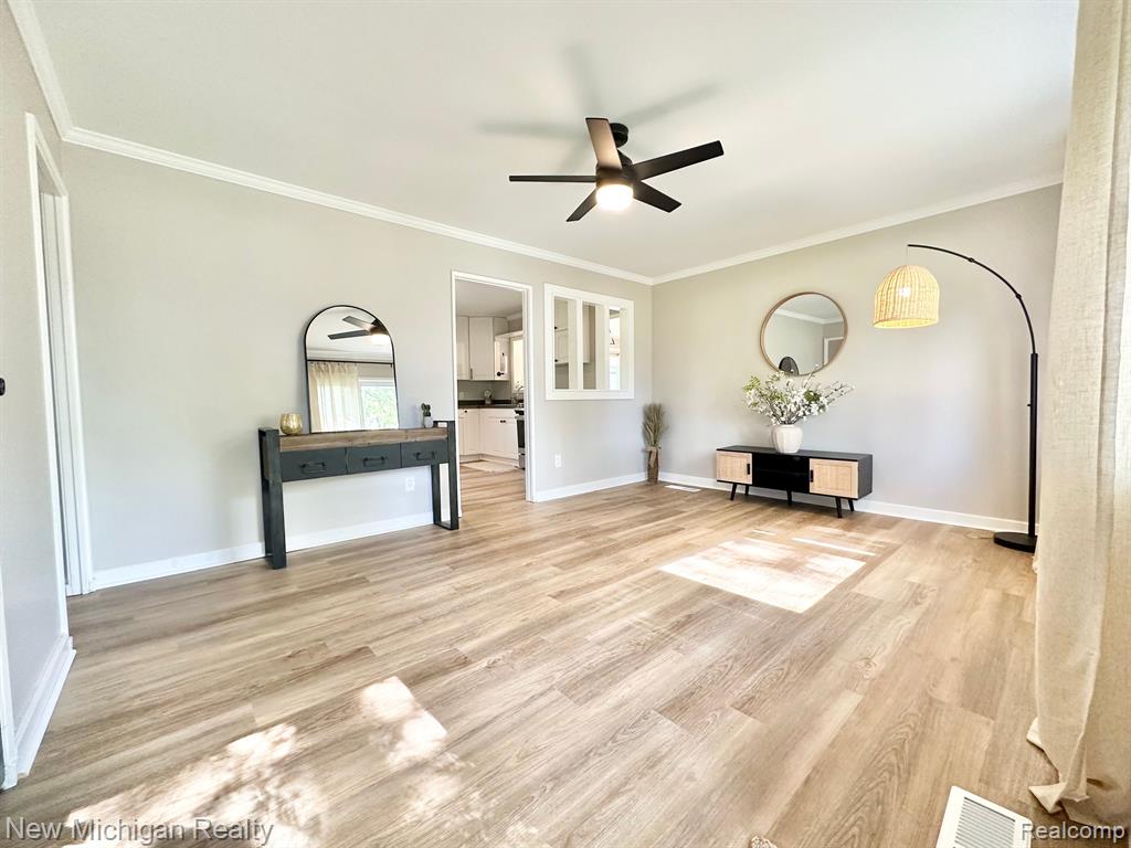 6109 WOODSDALE Drive, Grand Blanc, MI 48439 — Photo 4