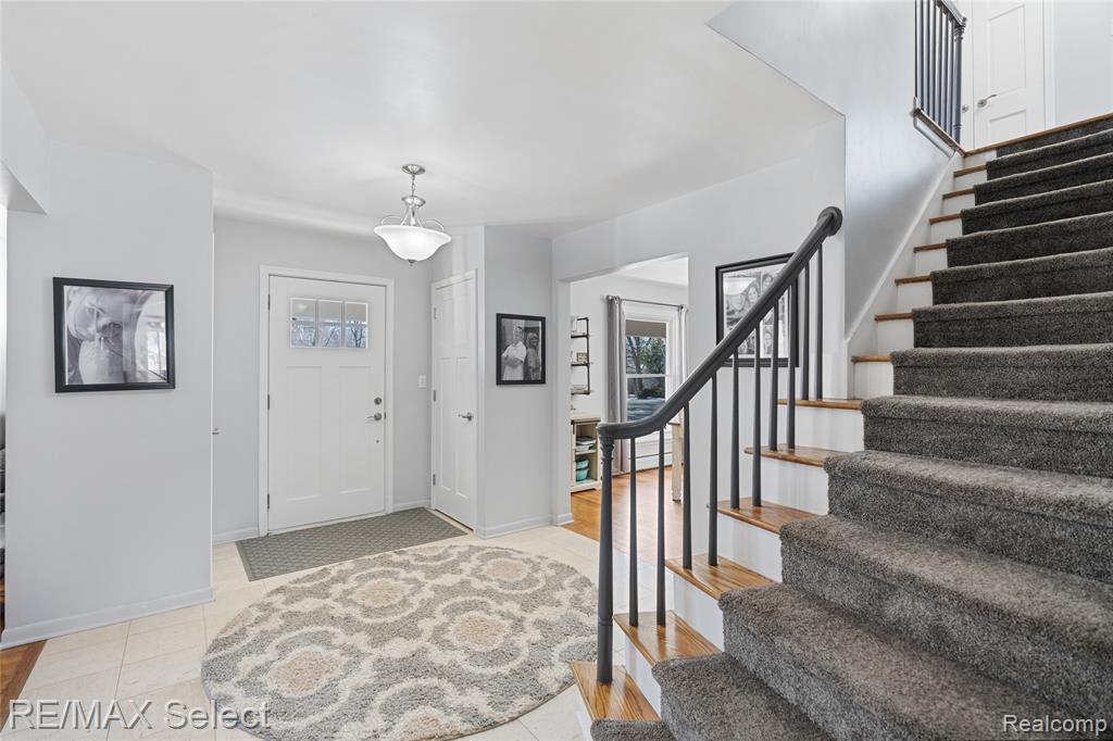 5401 S Sycamore Drive, Burton, MI 48509 — Photo 26