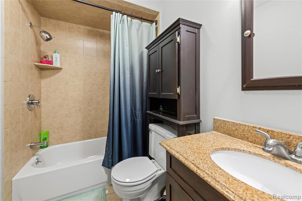 42719 Walker Street, Clinton Twp, MI 48038 — Photo 15