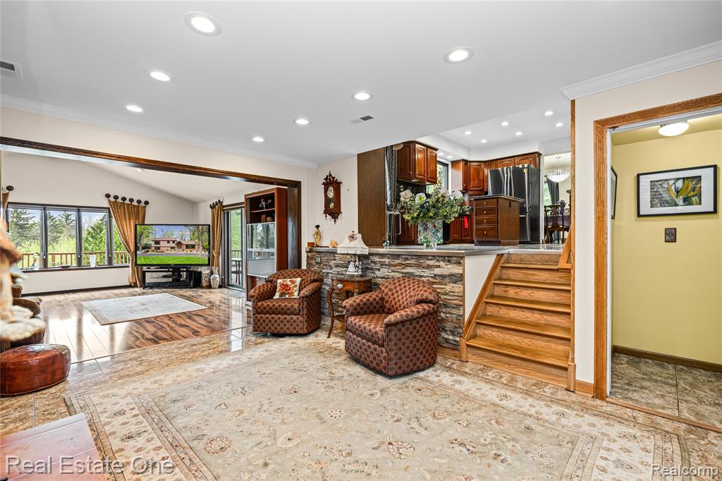 26336 Pillsbury Street, Farmington, MI 48334 — Photo 45