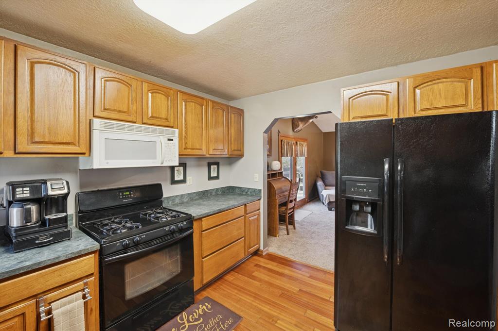4842 Preston Road, Howell, MI 48855 — Photo 15