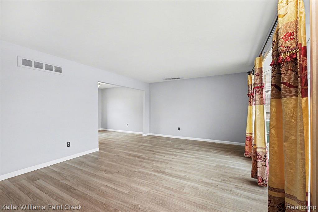 47064 Sarnus Drive, Macomb, MI 48044 — Photo 13