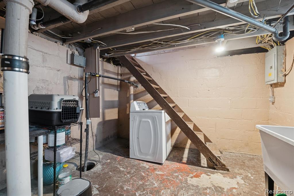 11609 Saint Aubin Street, Hamtramck, MI 48212 — Photo 25