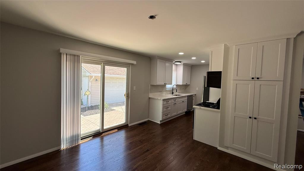805 S Carlson Street, Westland, MI 48186 — Photo 5