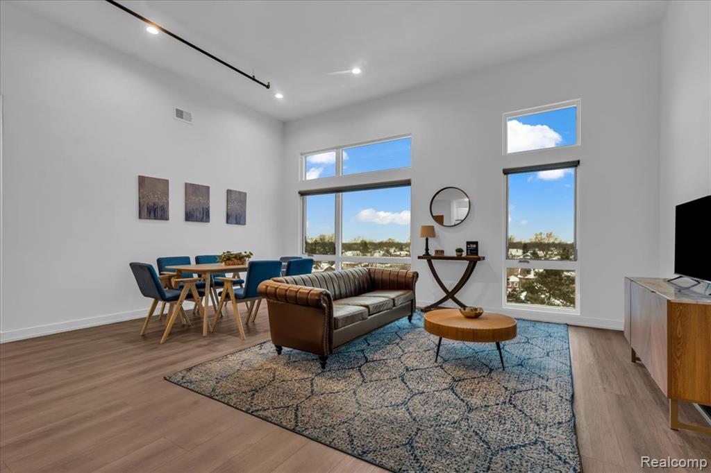 166 OAK Street, Wyandotte, MI, 48192