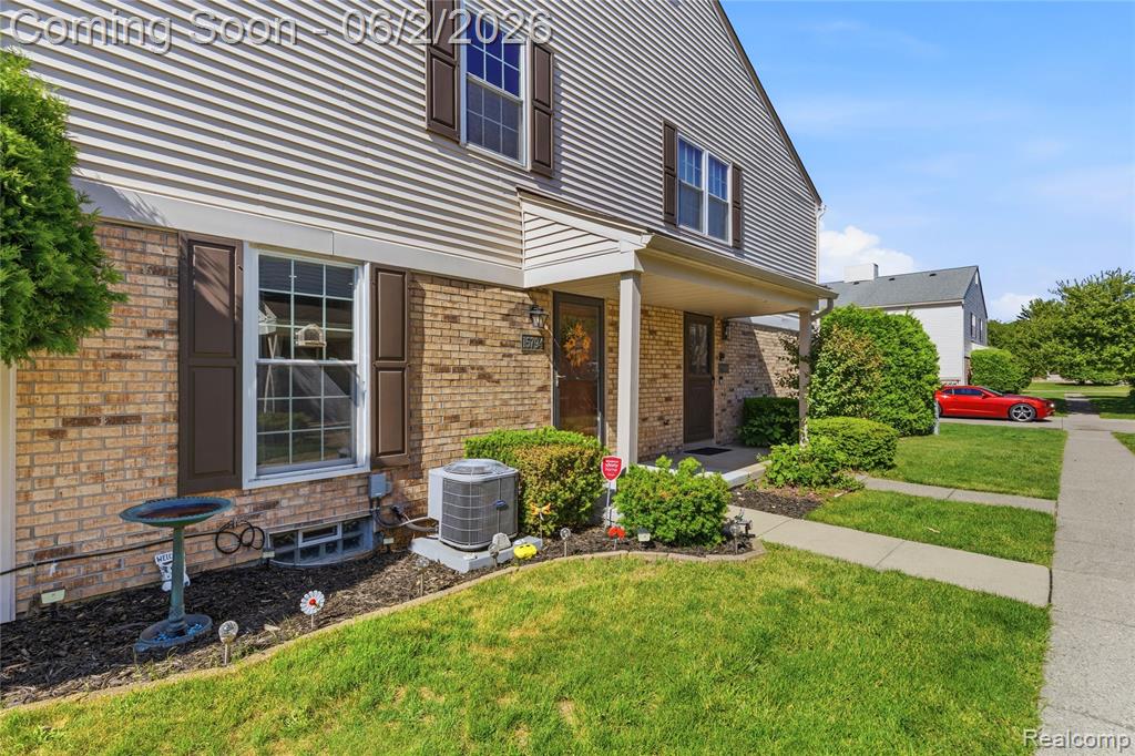 15794 Charleston Drive, Clinton Twp, MI 48038 — Photo 5