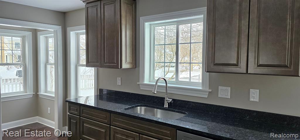 433 S MAIN Street, Milford, MI 48381 — Photo 12