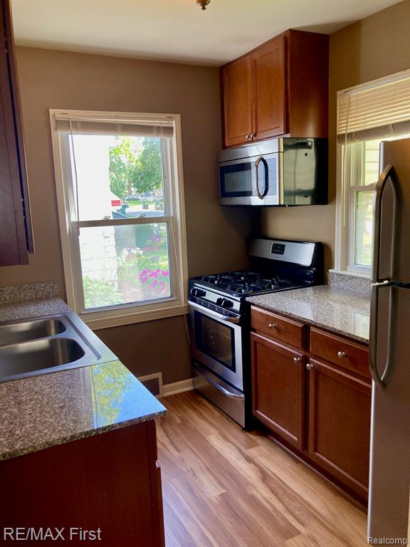 402 KENSINGTON Avenue, Ferndale, MI 48220 — Photo 10