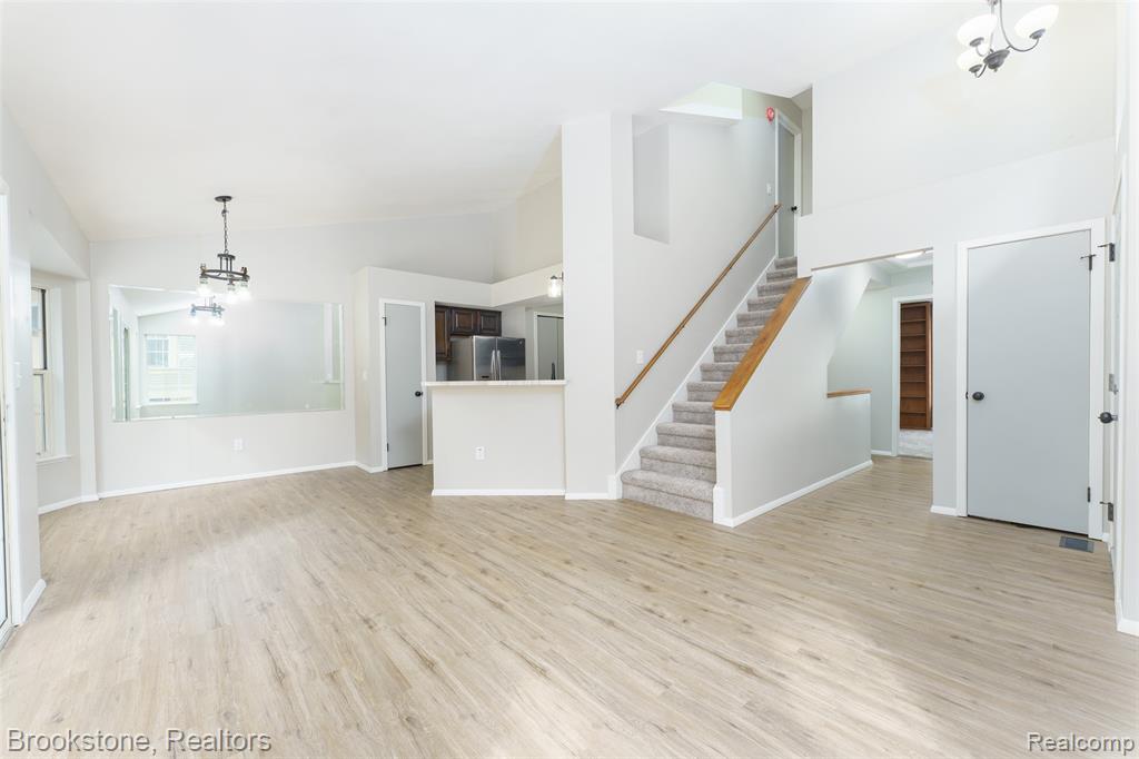886 Whisperwood Trail, Fenton, MI 48430 — Photo 3