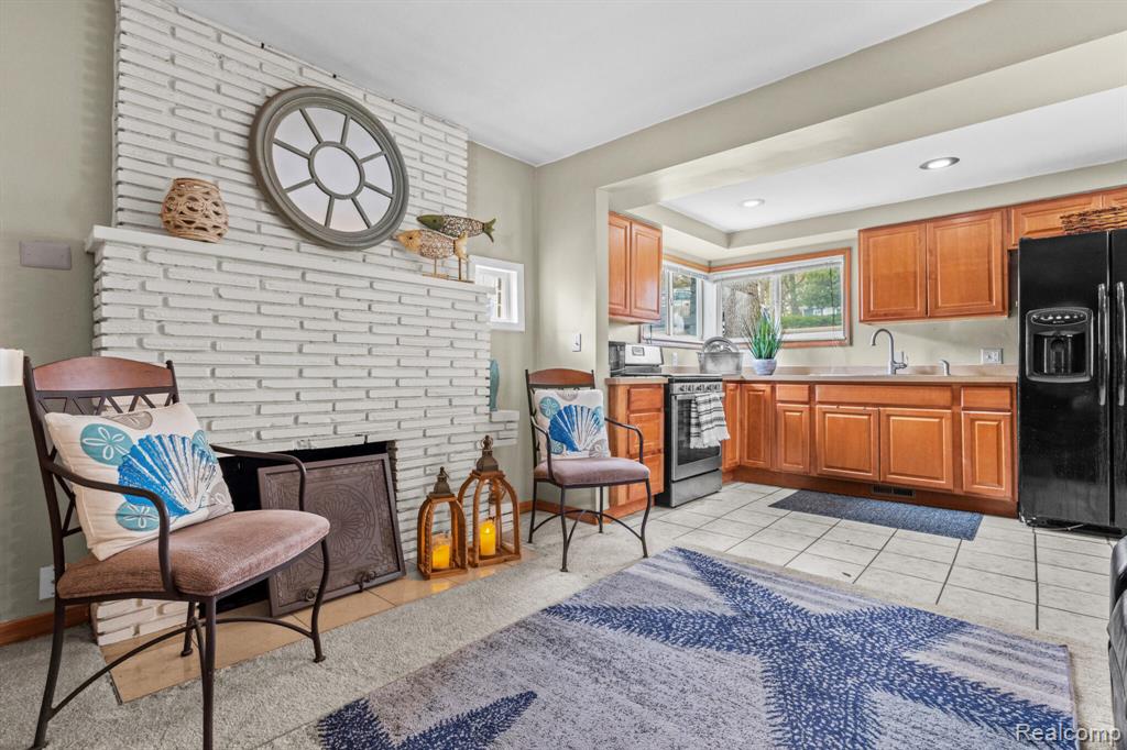 567 Bellevue Avenue, Lake Orion, MI 48362 — Photo 6