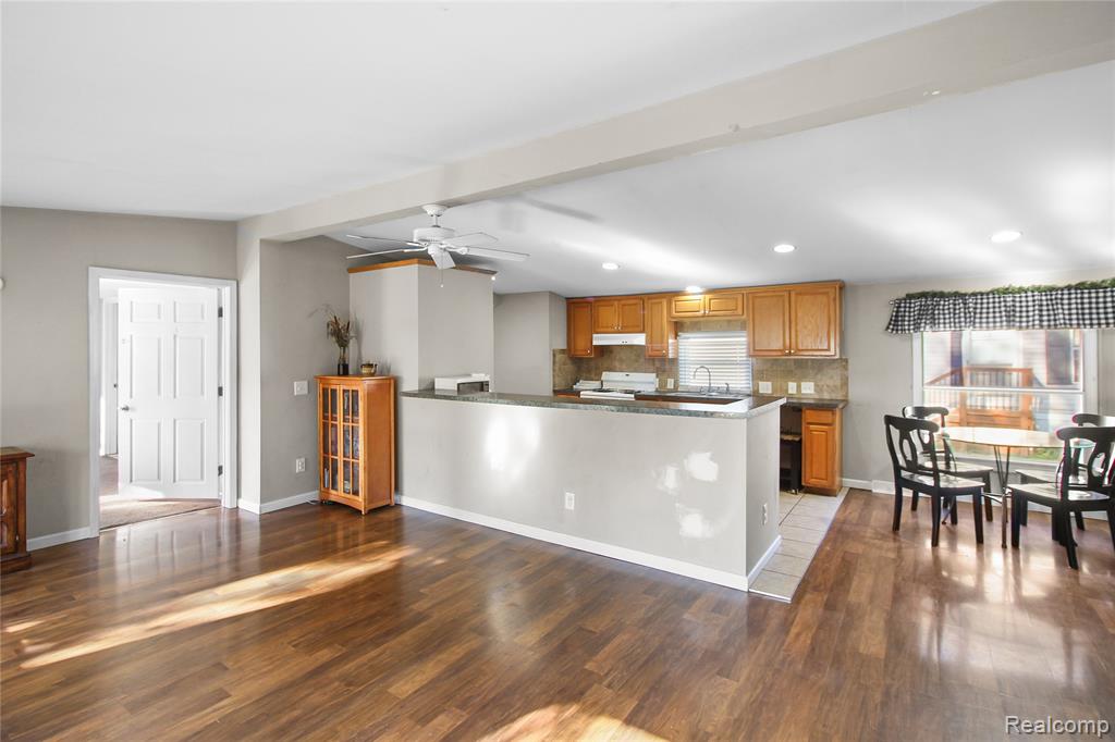85 Oak Ridge, Monroe, MI 48161 — Photo 5