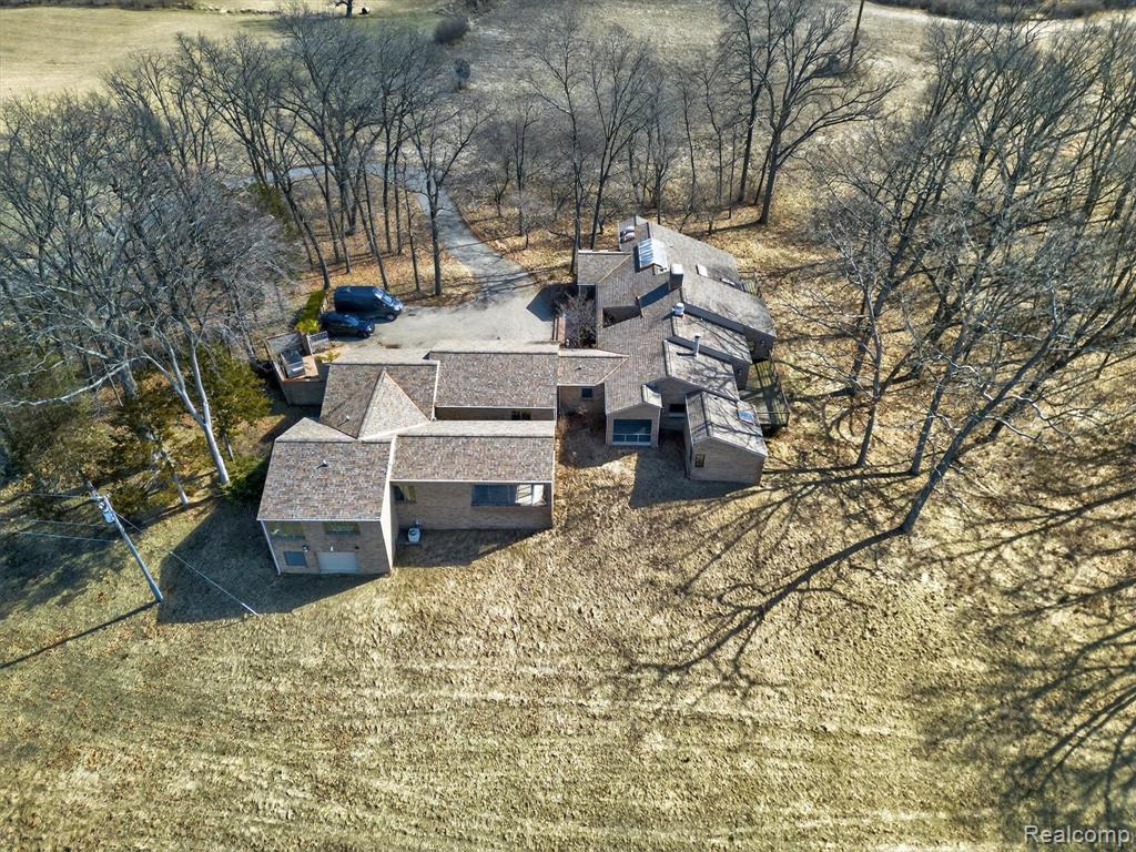 2551 Patterson Lake Road, Pinckney, MI 48169 — Photo 86