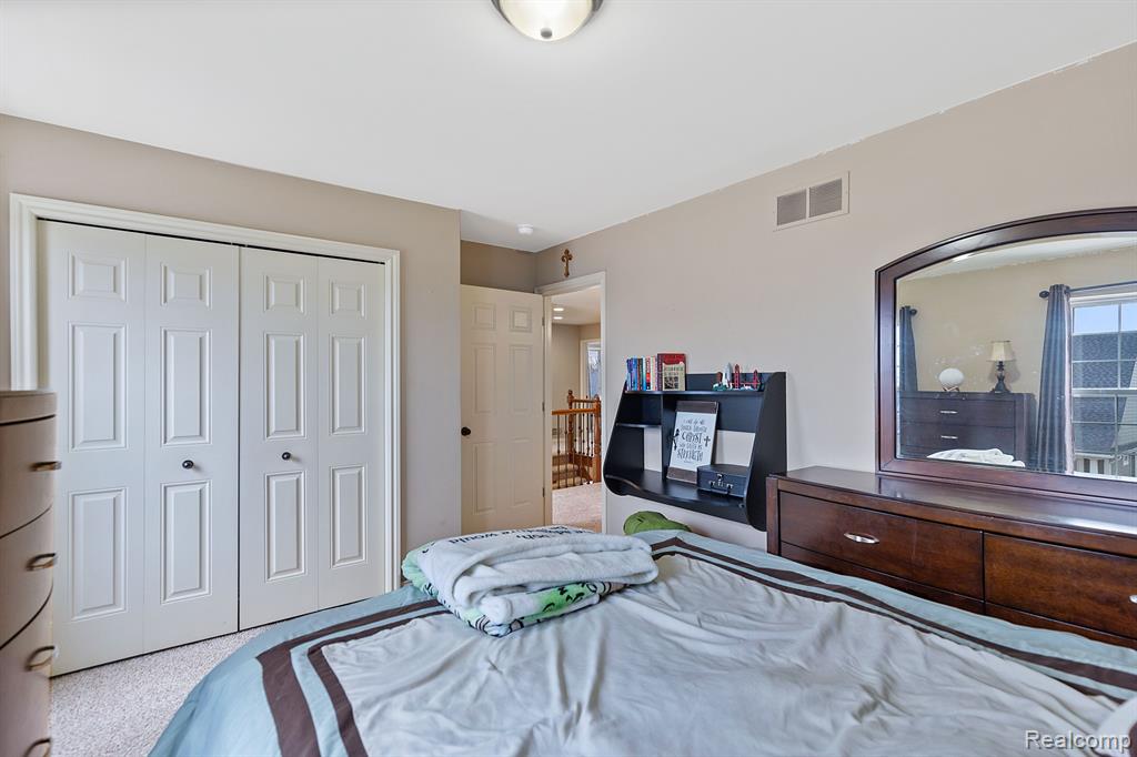 49751 GOLDEN PARK Drive, Shelby Twp, MI 48315 — Photo 32
