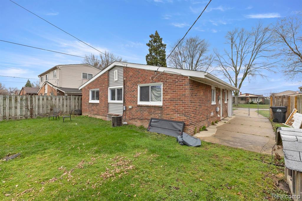 9424 POLK Street, Taylor, MI 48180 — Photo 26