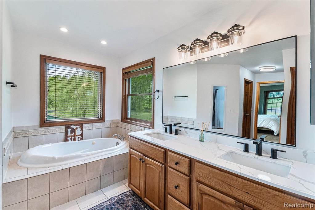 4024 AUSTIN Court, Lapeer, MI 48446 — Photo 11