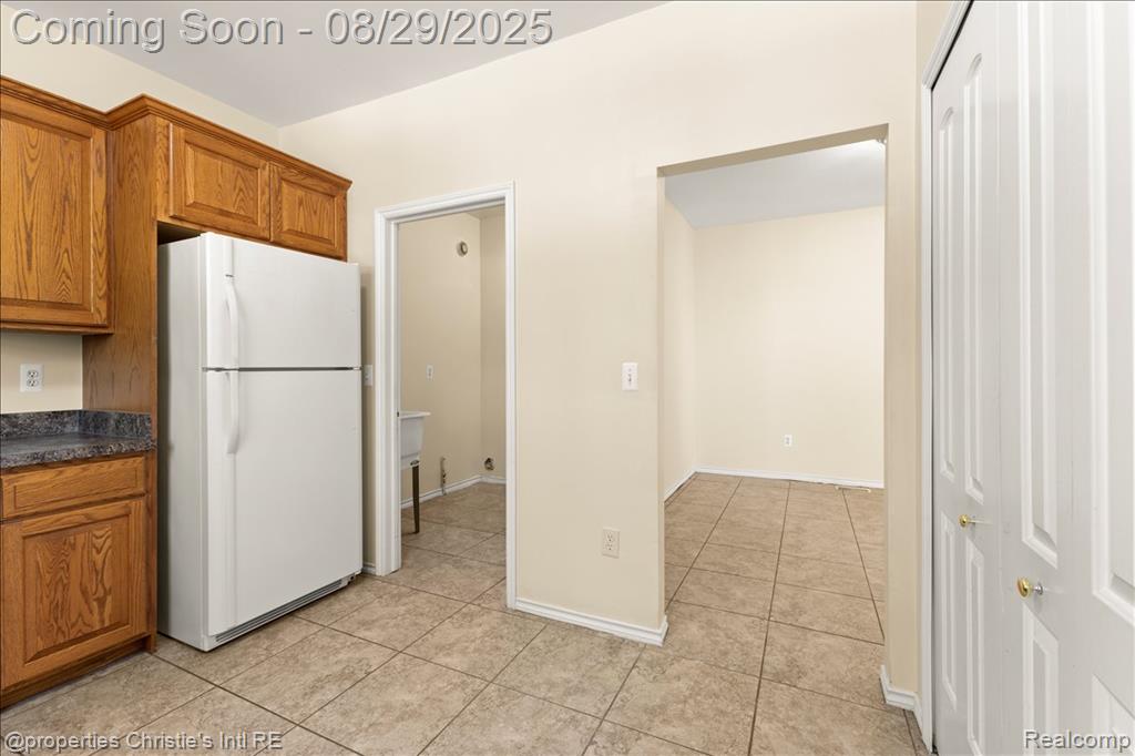 19236 W 11 Mile Road, Lathrup Village, MI 48076 — Photo 11
