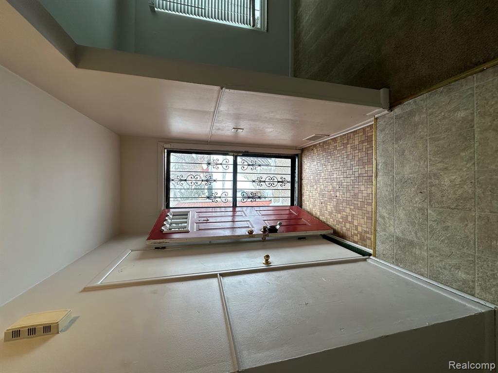 14621 Rosemary Boulevard, Oak Park, MI 48237 — Photo 5