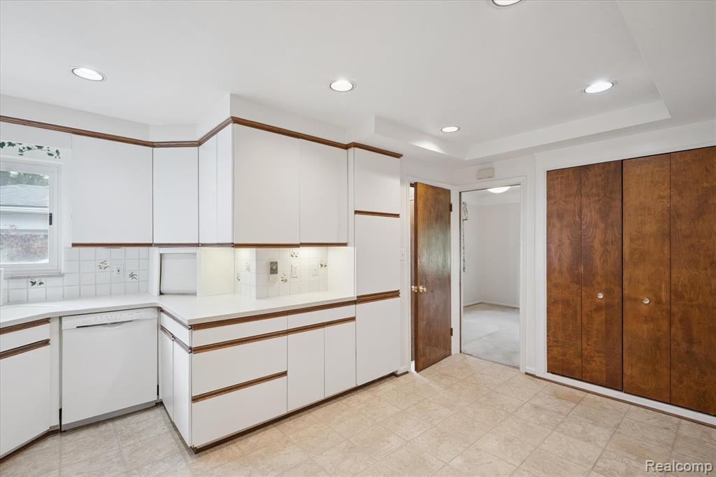 18870 Beverly Road, Beverly Hills, MI 48025 — Photo 12