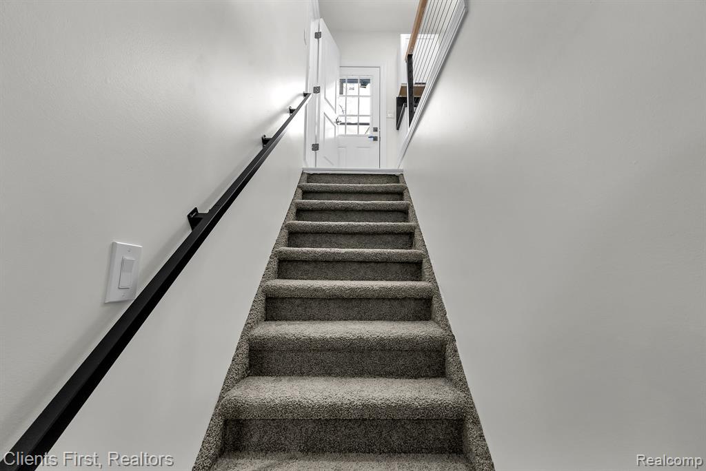 8680 Mercedes Street, Dearborn Heights, MI 48127 — Photo 21