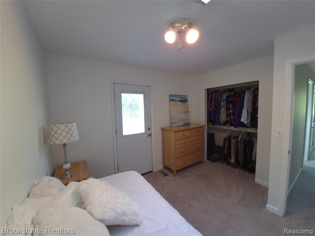 4890 Whipple Lake Road, Clarkston, MI 48348 — Photo 33