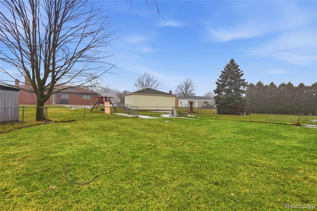 41383 Justin Drive, Clinton Twp, MI 48038 — Photo 31