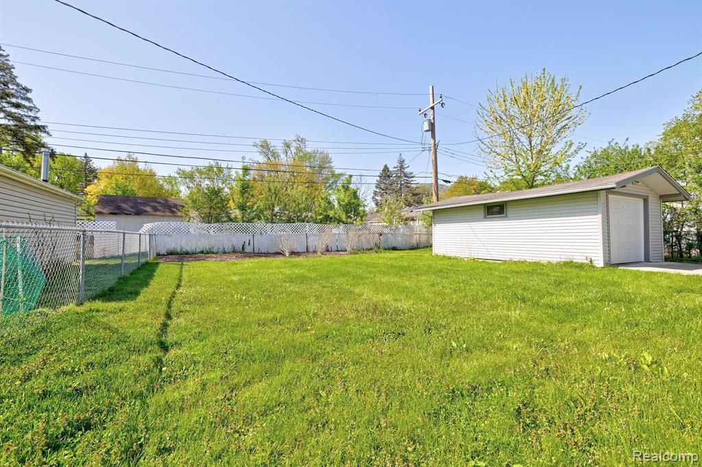 520 PARKVIEW Drive, Plymouth, MI 48170 — Photo 24