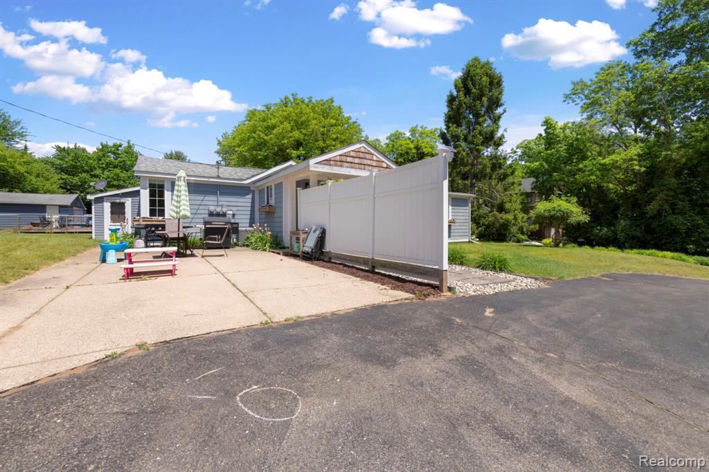 1570 Tamson Street, West Bloomfield, MI 48324 — Photo 49