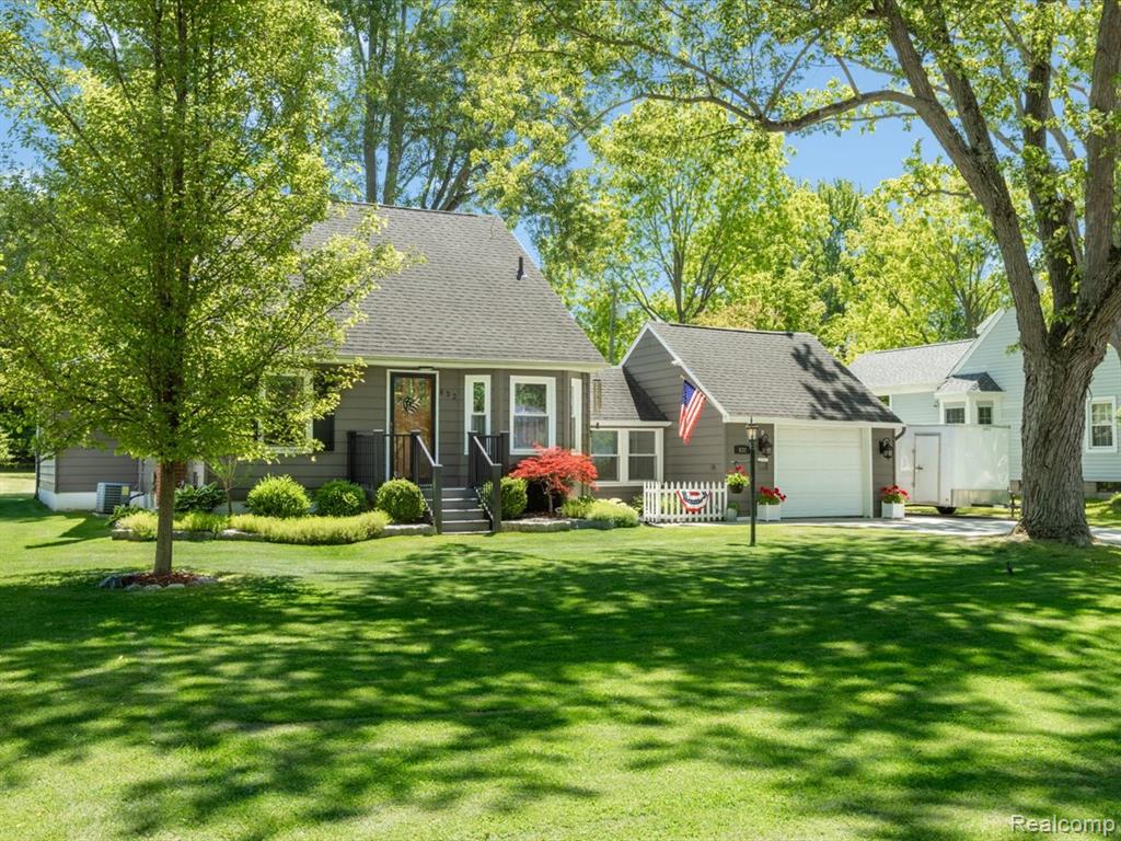 832 N 9th Street, St. Clair, MI 48079 — Photo 3