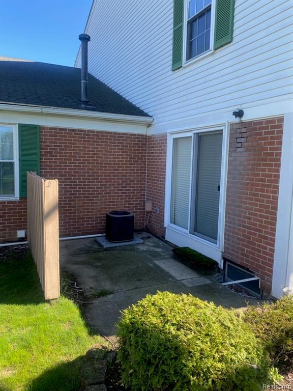 24731 Meadow Lane Lane, 42, Harrison Township, MI — Photo 2
