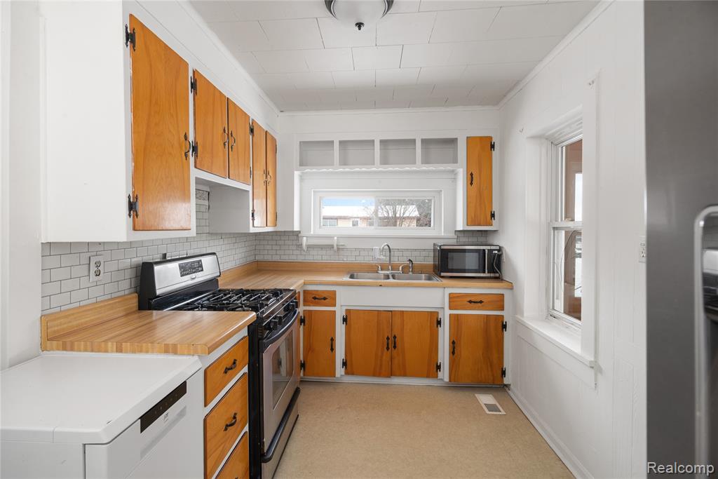 201 Seminole Street, Holly, MI 48442 — Photo 6