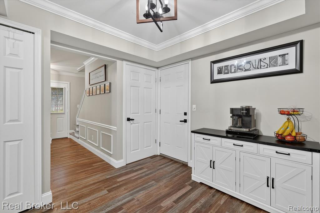 13-3885-Morgan-Rd-Orion-Township-MI-48359-WindowStill.jpg