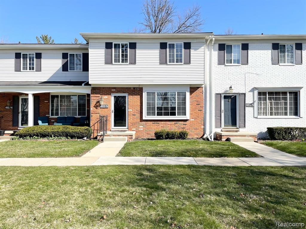 483 FOX HILLS Drive N, Bloomfield Hills, MI 48304 — front exterior