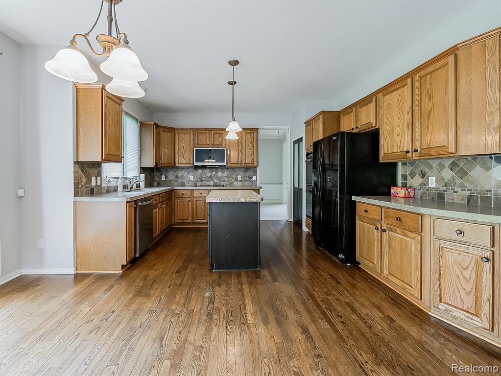 657 Highlands Drive, Canton, MI 48188 — Photo 17