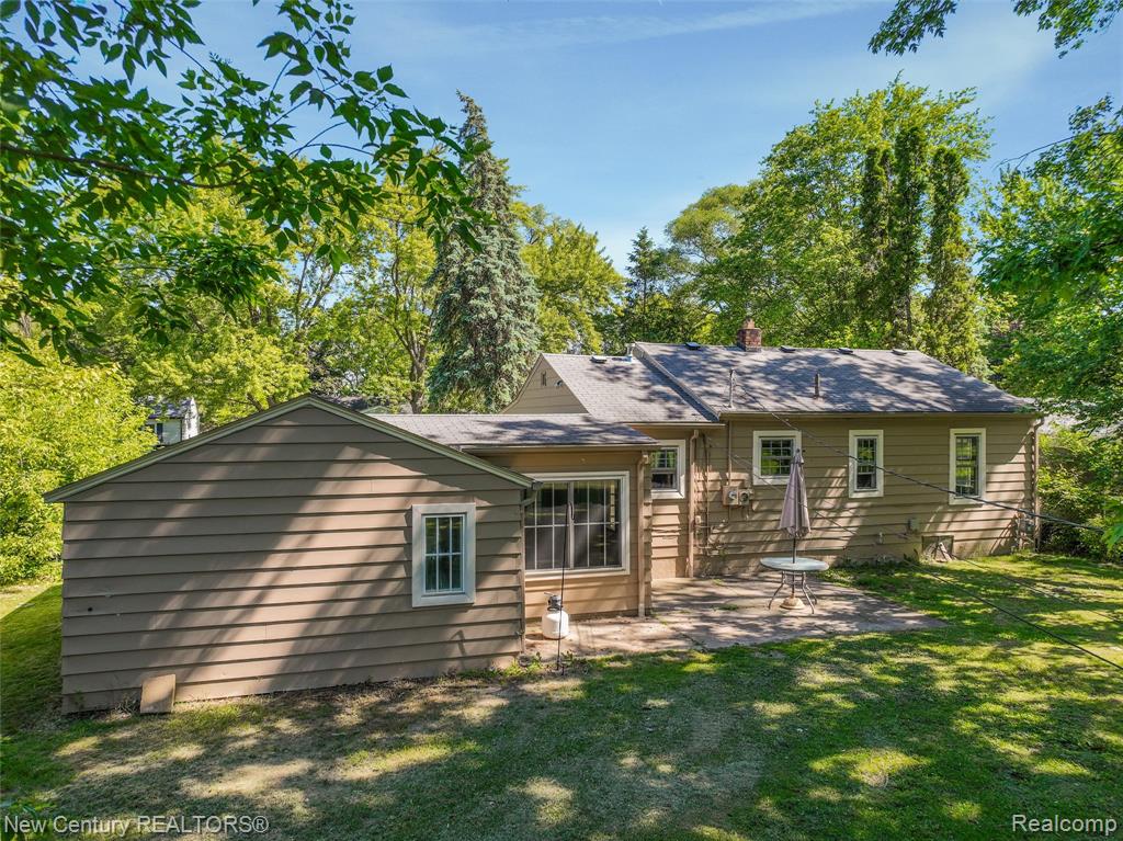 5933 Dwight Avenue, Waterford, MI 48327 — Photo 20
