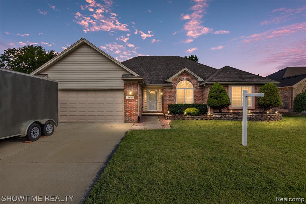 15854 Candle Drive, Macomb, MI 48042
