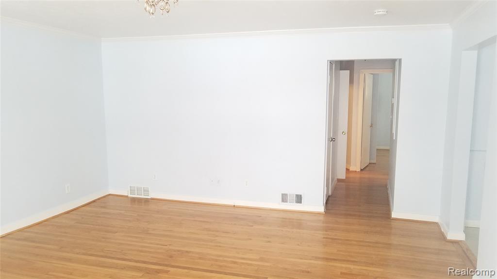 5830 Whitefield Street, Dearborn Heights, MI 48127 — Photo 9