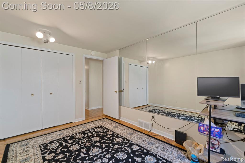 8130 Ravine Drive, Westland, MI — Photo 24