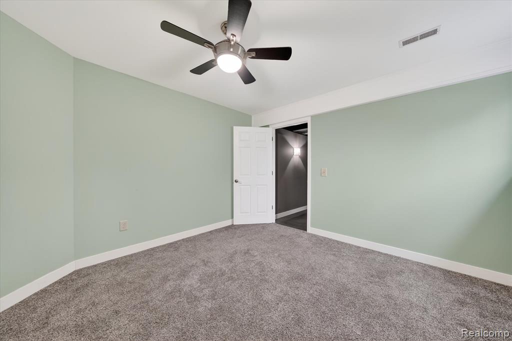 9254 Willowgate, Goodrich Vlg, MI — Photo 36