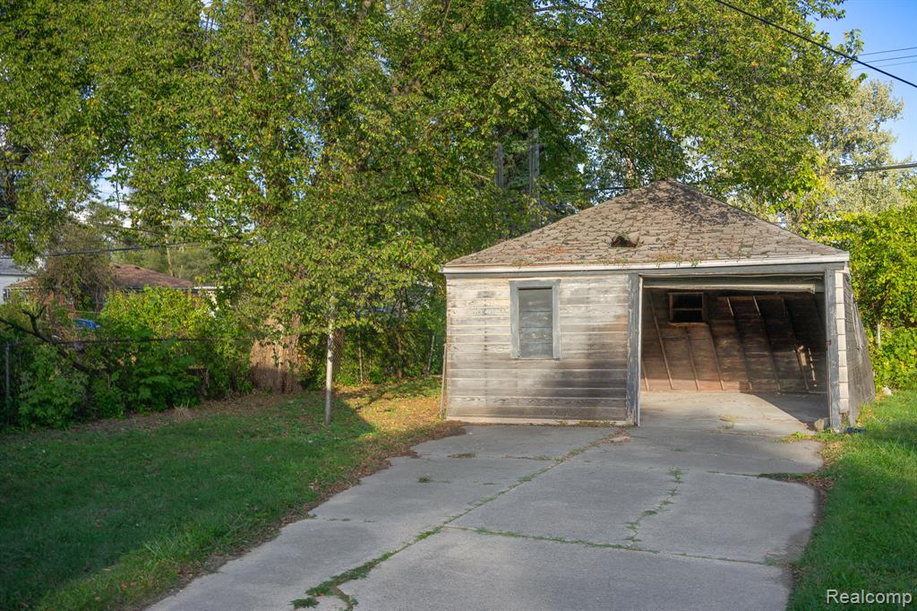 19140 ALGONAC Street, Detroit, MI 48234 — Photo 23