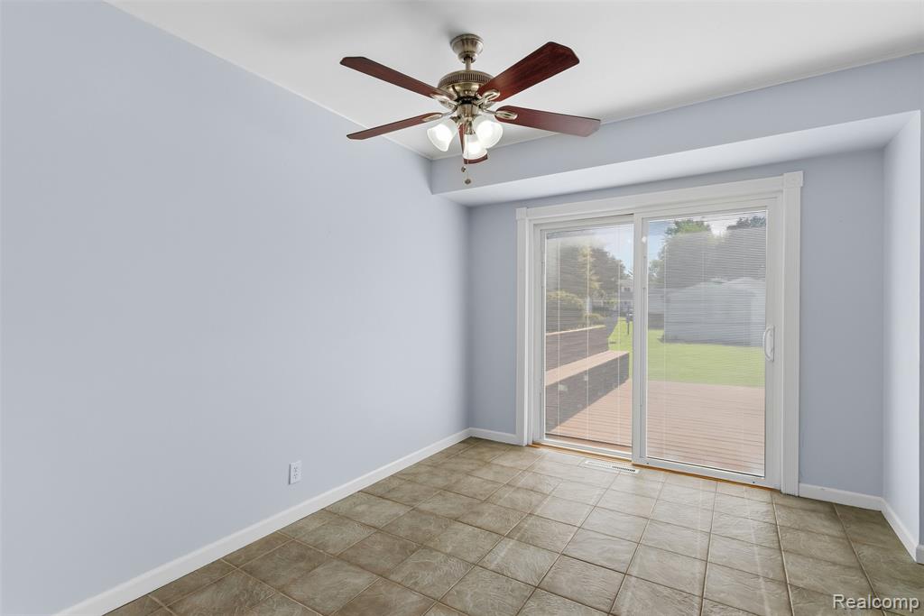 5155 Oxford Court, Swartz Creek, MI 48473 — Photo 11