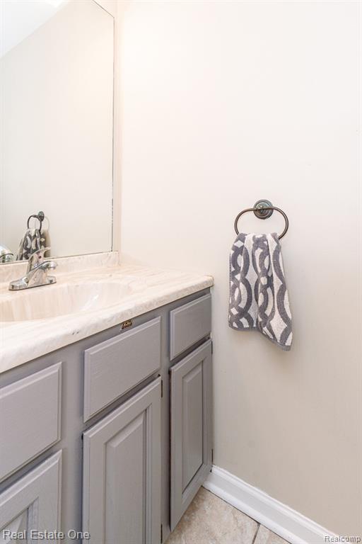 606 Whitney Drive, Rochester Hills, MI 48307 — Photo 21