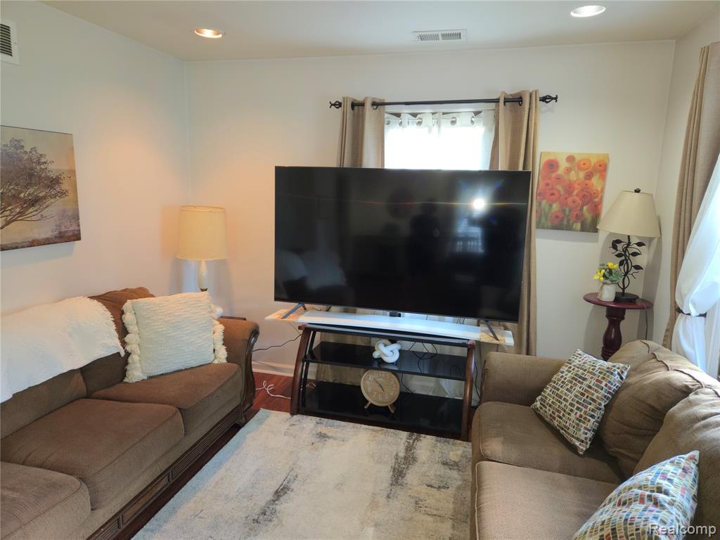 5924 N Karle Street, Westland, MI — Photo 9