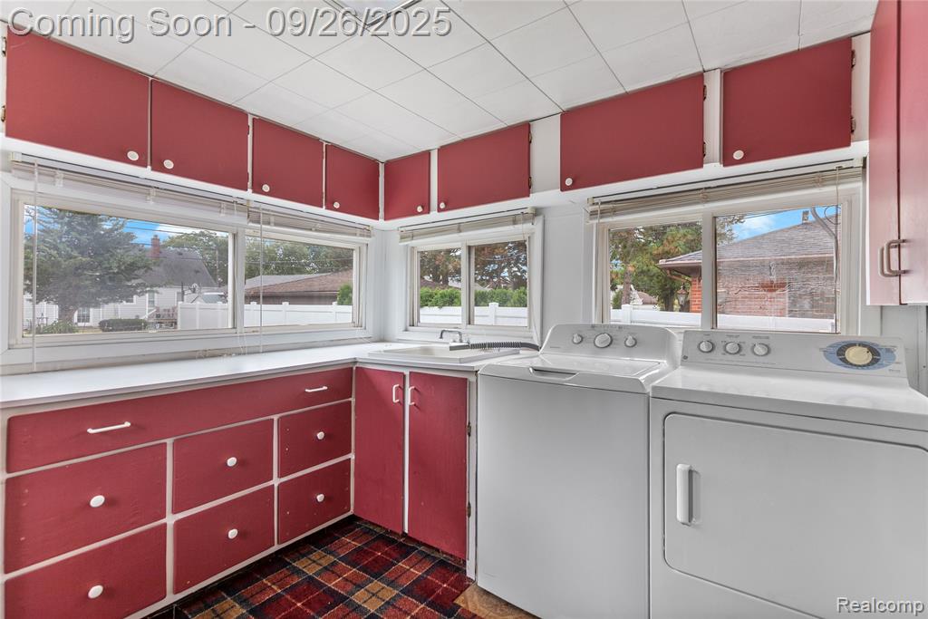 7290 Helen, Center Line, MI 48015 — Photo 10