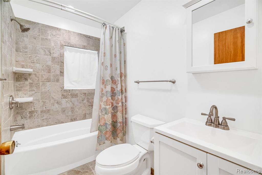 4734 Kempf Street, Waterford, MI 48329 — Photo 20