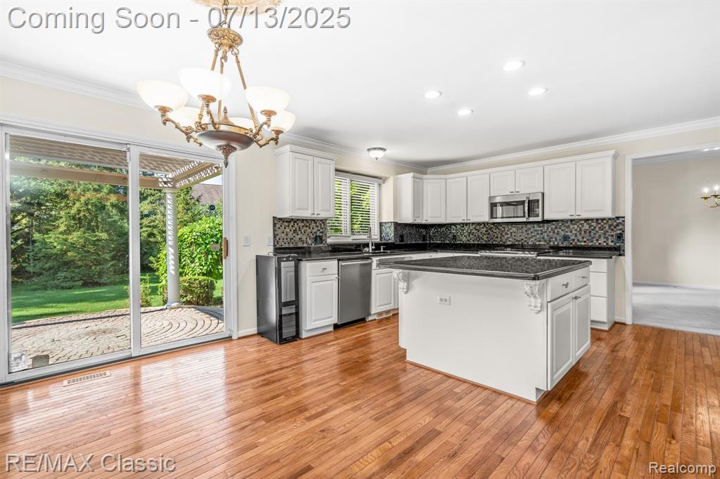 45450 Fountain View Drive, Canton, MI 48188 — Photo 12